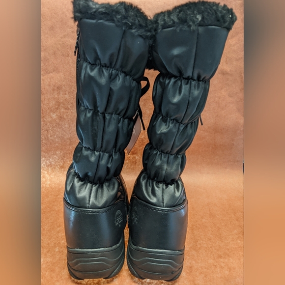Totes Donna Black Quilted Fur-Lined Boots - Picture 3 of 10
